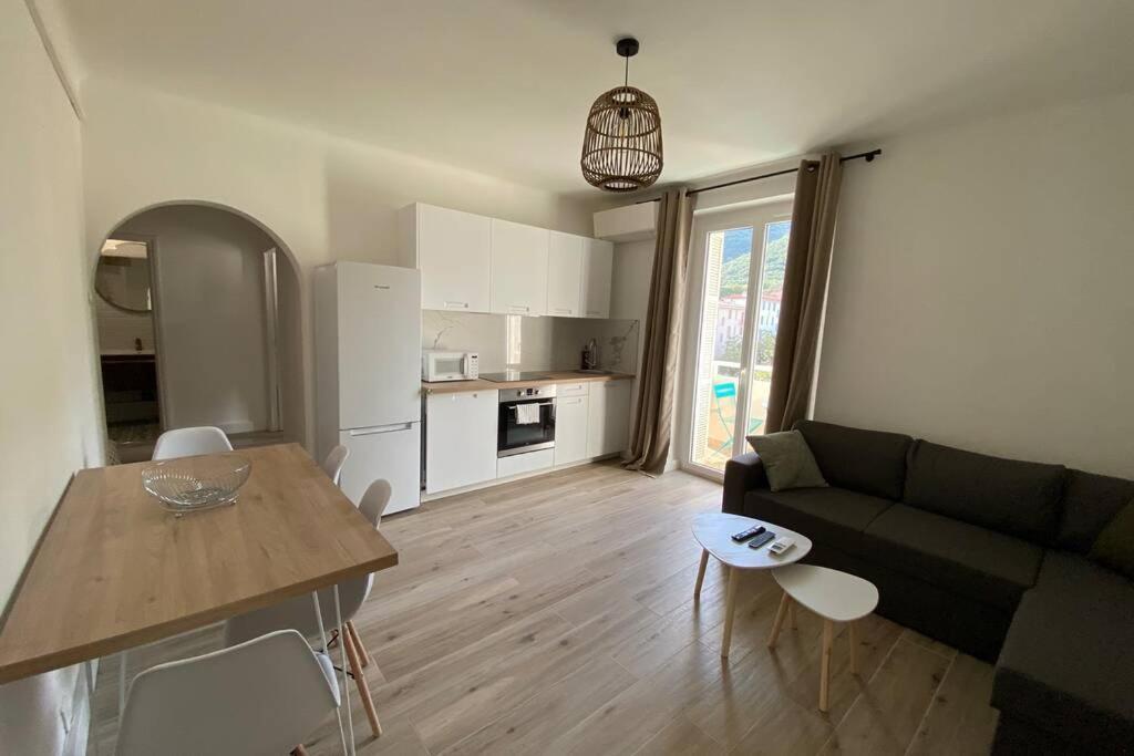 Trottel Balcony Apartment: Beach Retreat with Wi-Fi and Parking Ajaccio  Exterior photo