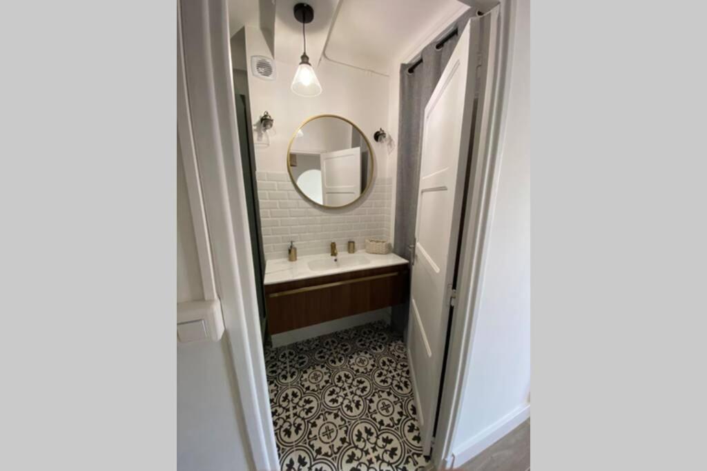 Trottel Balcony Apartment: Beach Retreat with Wi-Fi and Parking Ajaccio  Exterior photo